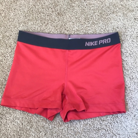 NIKE Size M dark salmon combo compression shorts - Picture 1 of 9